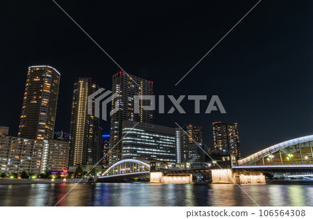 Beautifully lit up Kachidoki Bridge at night 106564308