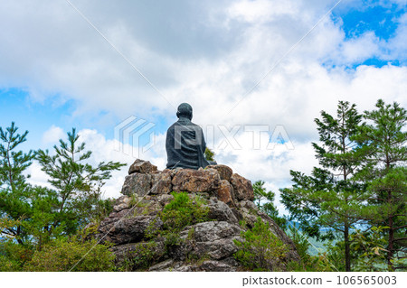 [21st temple, Tairyuji Temple] Statue of Gumonji Shugyo Daishi at Shashingatake [Okunoin] 106565003