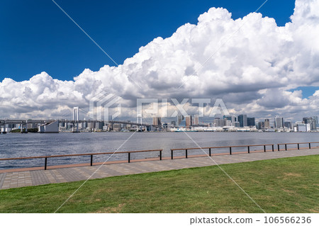 《東京》彩虹橋/夏日天空中的東京灣區 《東京》彩虹橋/夏日天空中的東京灣區 106566236