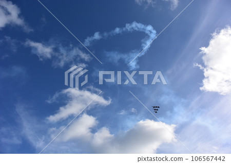 航展當天的天空(夏威夷檀香山) 航展當天的天空(夏威夷檀香山) 106567442