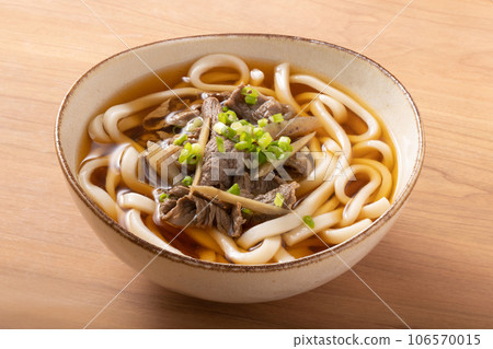 與烏冬面的肉烏冬面 106570015