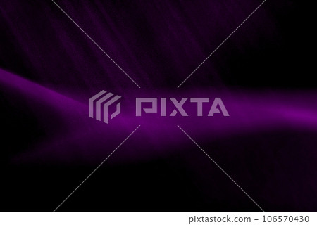 紫色光背景在黑暗中發光 紫色光背景在黑暗中發光 106570430
