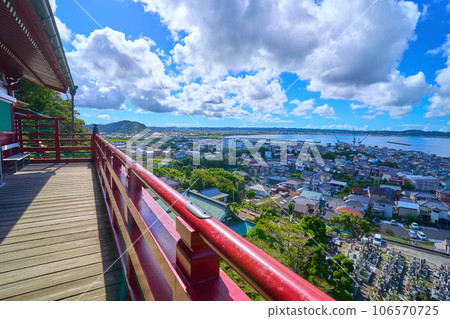 從千葉縣立山市(船形、鏡浦、立山灣等)大福寺摩崖觀世音菩薩觀音堂眺望的景色 從千葉縣立山市(船形、鏡浦、立山灣等)大福寺摩崖觀世音菩薩觀音堂眺望的景色 106570725