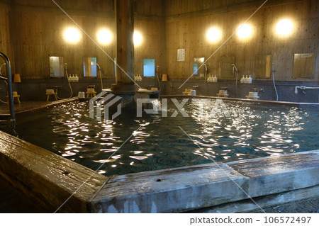 [Hot spring image] Large bath at a hot spring inn 106572497