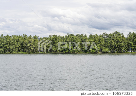 從觀光船上看到天橋立的松樹 106573325