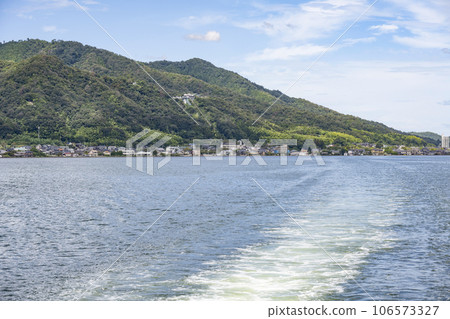 Looking toward Kasamatsu Park from the back of the sightseeing boat Looking toward Kasamatsu Park from the back of the sightseeing boat 106573327