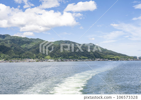 Looking toward Kasamatsu Park from the back of the sightseeing boat 106573328