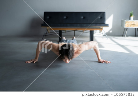 男子俯臥撑訓練 男子俯臥撑訓練 106575832