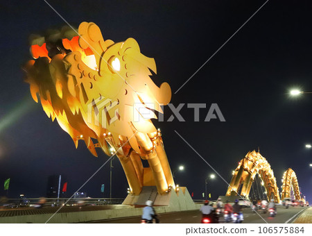 Vietnam Danang Dragon Bridge at night 106575884