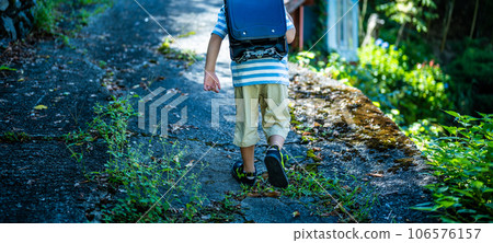 小學生的學校之路 106576157