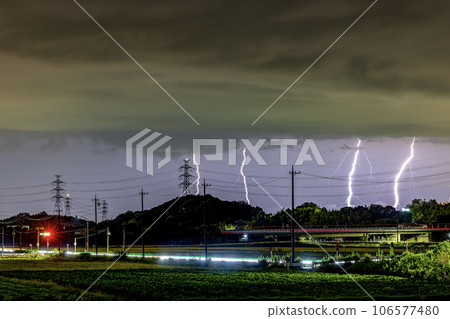 雷擊，雷聲，夜空，夏天圖像 106577480