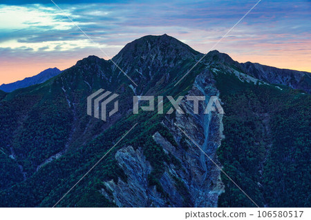 從山福峠穿越荒川岳 106580517