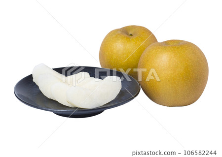 Photo of cut pears with transparent background Akanashi Shinkansen 106582244