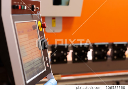 control panel of CNC press brake bending machine 106582368