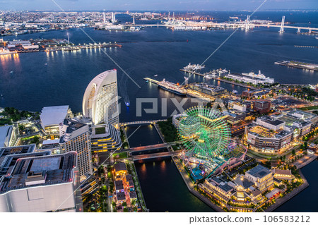 [Kanagawa Prefecture] Yokohama Minato Mirai in the evening 106583212