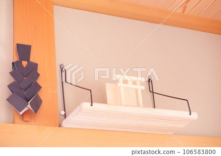 Substitute for a household altar: Bill holder placed on a wall shelf 6 Substitute for a household altar: Bill holder placed on a wall shelf 6 106583800