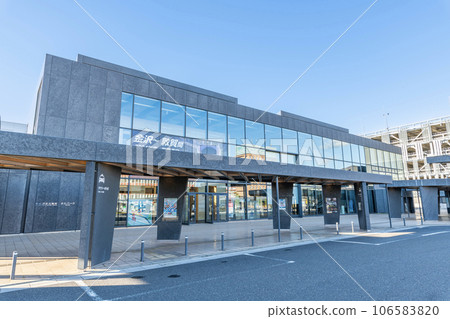 晴天的福井縣敦賀市 JR 敦賀站 106583820