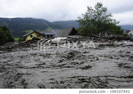 building in a flooded area 106587842