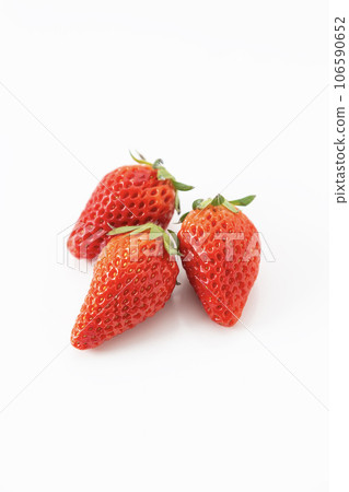 Strawberry White Back 106590652