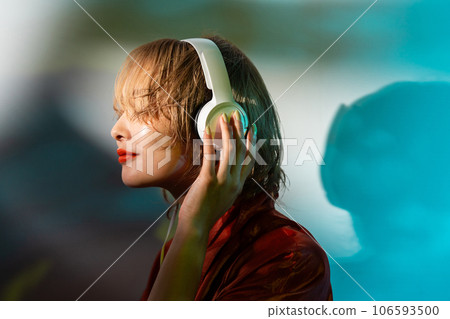 music, musical, female 106593500