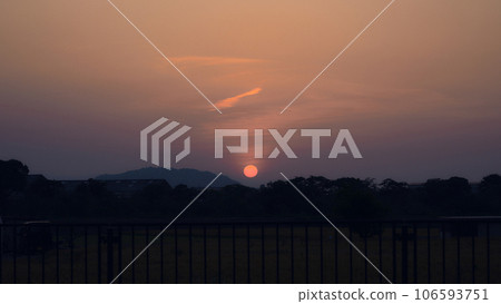Sunset Sunset 106593751