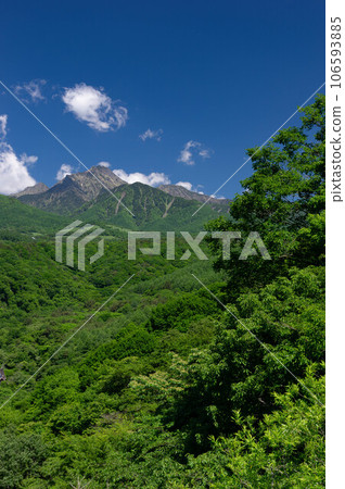 Mt. Akadake in fine weather seen over the Kawamata River Valley Mt. Akadake in fine weather seen over the Kawamata River Valley 106593885