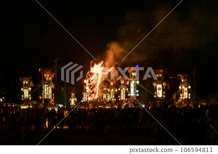 A passionate Abare Festival with dancing sparks 106594811