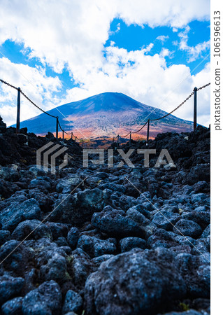 Yakehashiri lava flow and Mt. Iwate (autumn) 106596613