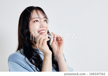 女人做煙嘴校正 女人做煙嘴校正 106597562