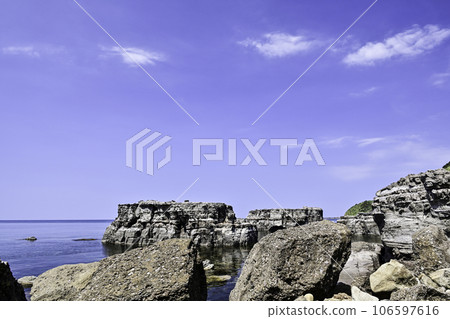 能登西保海岸的夏日風景 106597616
