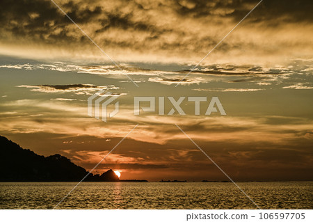 鴨浦美麗的日落景色 106597705