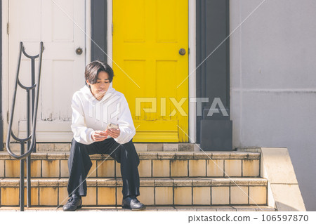 A young man 106597870