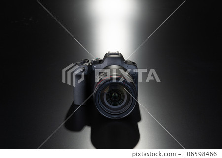 Mirrorless single-lens camera 106598466