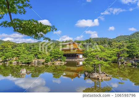 金閣寺（六園寺）的夏日風景 106598796