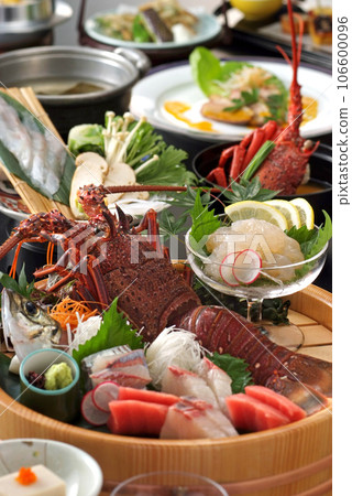 Image of luxurious sashimi, luxurious sashimi platter, image of sashimi platter, luxurious sashimi and ikizukuri Image of luxurious sashimi, luxurious sashimi platter, image of sashimi platter, luxurious sashimi and ikizukuri 106600096