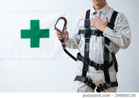 Full harness type fall arrest equipment/safety image 106600130