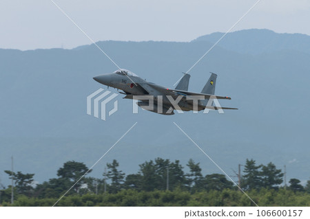 日本航空自衛隊第306中隊F-15鷹低空飛行 日本航空自衛隊第306中隊F-15鷹低空飛行 106600157
