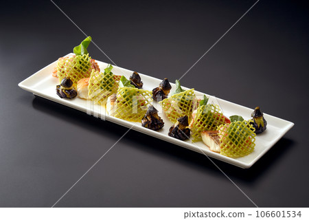 Grilled white fish and shrimp with basil・Italian grilled seafood・Delicious Italian food 106601534