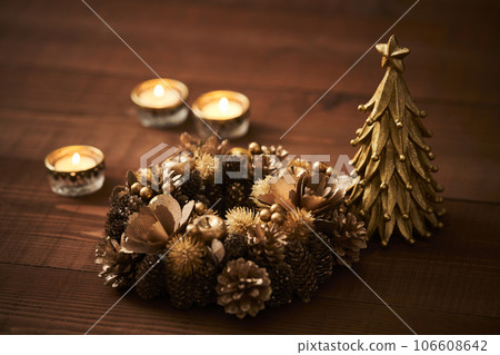 Christmas image Desktop tree and Christmas wreath 106608642