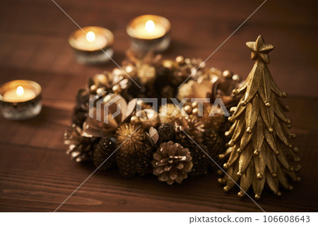 Christmas image Desktop tree and Christmas wreath 106608643