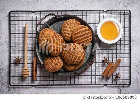 Gingerbread cookies Gingerbread cookies 106609806