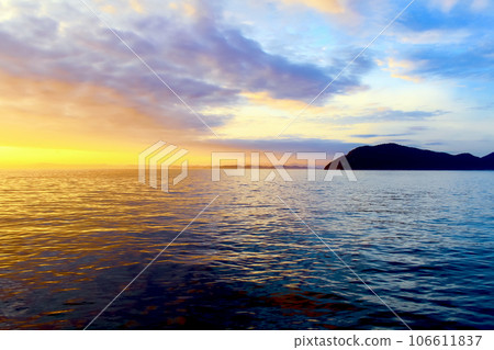 [Kagawa] Takamatsu in early summer Megijima and the sunset seen from the coast 106611837