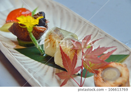 懷石料理開胃菜 搭配日式和時令開胃菜 懷石料理開胃菜 搭配日式和時令開胃菜 106613769