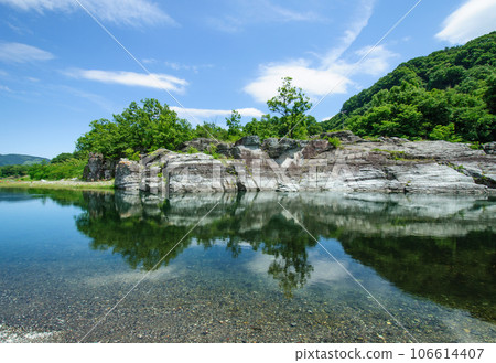 藍天下的長瀞岩榻米/乘船遊覽（埼玉縣） 106614407