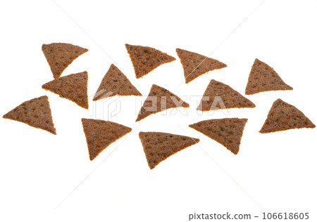 bread chips isolated 106618605