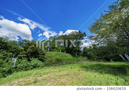 庫庫里城遺址的景觀，面向主圍牆遺址 106620658