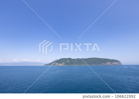 Hokkaido [Hakodate] Mt. Hakodate seen from the boat Tsugaru Strait Ferry 106622892