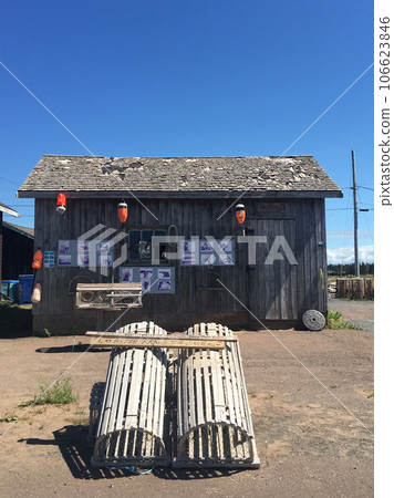 Lobster fisherman's banya next to the harbor 106623846