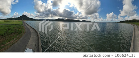 傍晚的山陰海岸國立公園久美濱灣無人機全景拍攝 傍晚的山陰海岸國立公園久美濱灣無人機全景拍攝 106624135