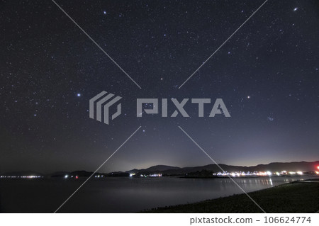 Winter starscape in Setouchi: the sinking Orion and the Winter Triangle 106624774